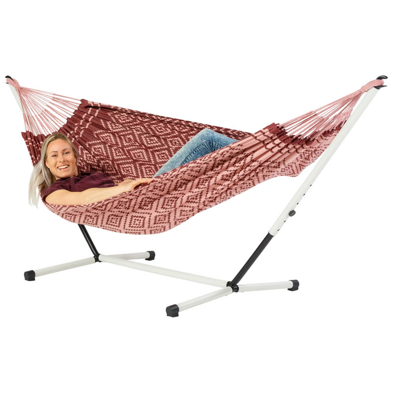 hangmat_tones_of_eggplant_stalen_frame_vrijstaand hangmat_tones_of_eggplant_stalen_frame_vrijstaand